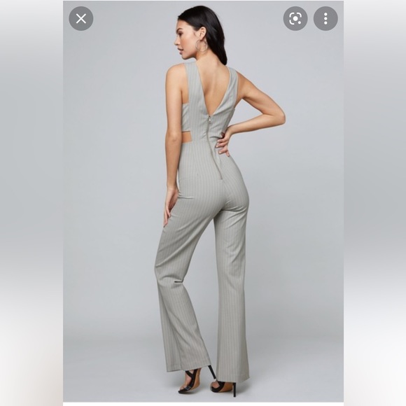Bebe mitered light grey pinstripe side cutout flare leg jumpsuit sz 2 - Picture 3 of 15